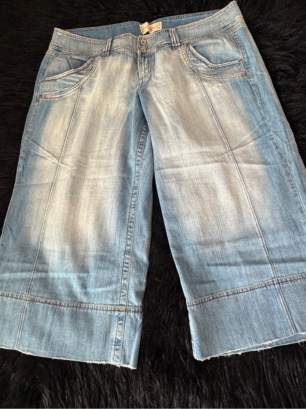 Z. Cavaricci Light Blue Wide-Leg Crop Jeans